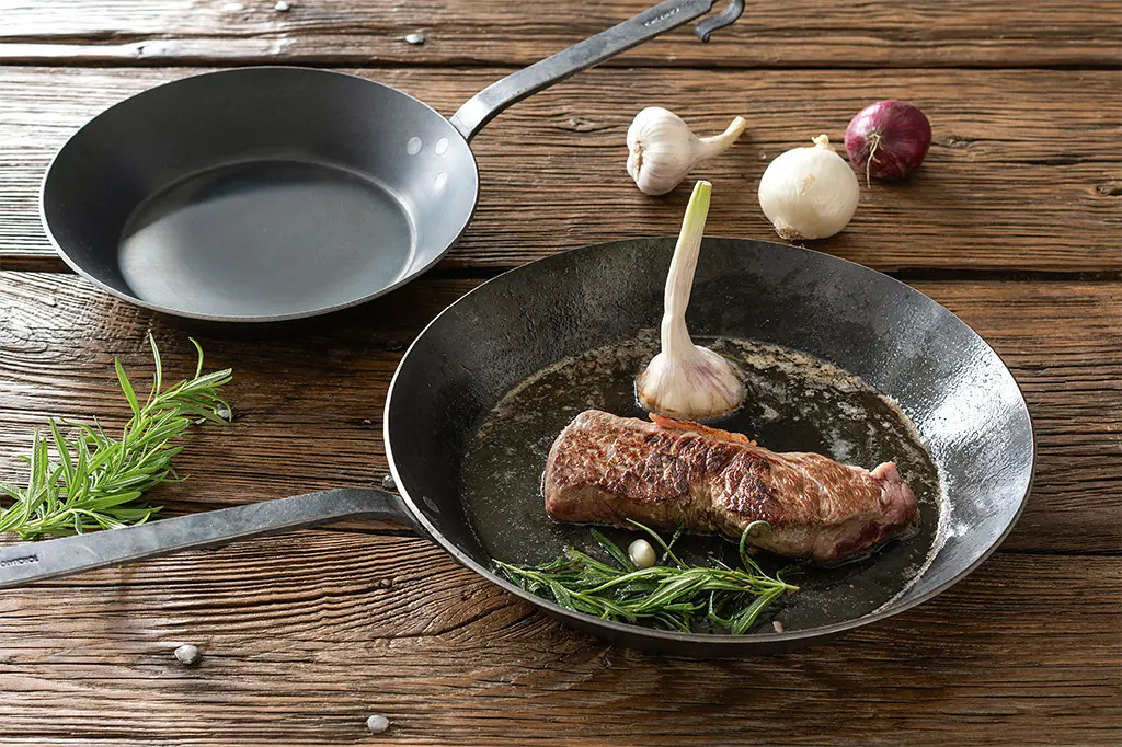 Fur Hobbykoeche - Eisenpfanne Lyonnaise